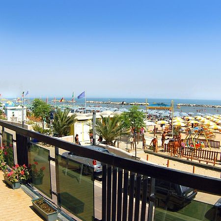 Hotel Continental Bellaria-Igea Marina Zewnętrze zdjęcie